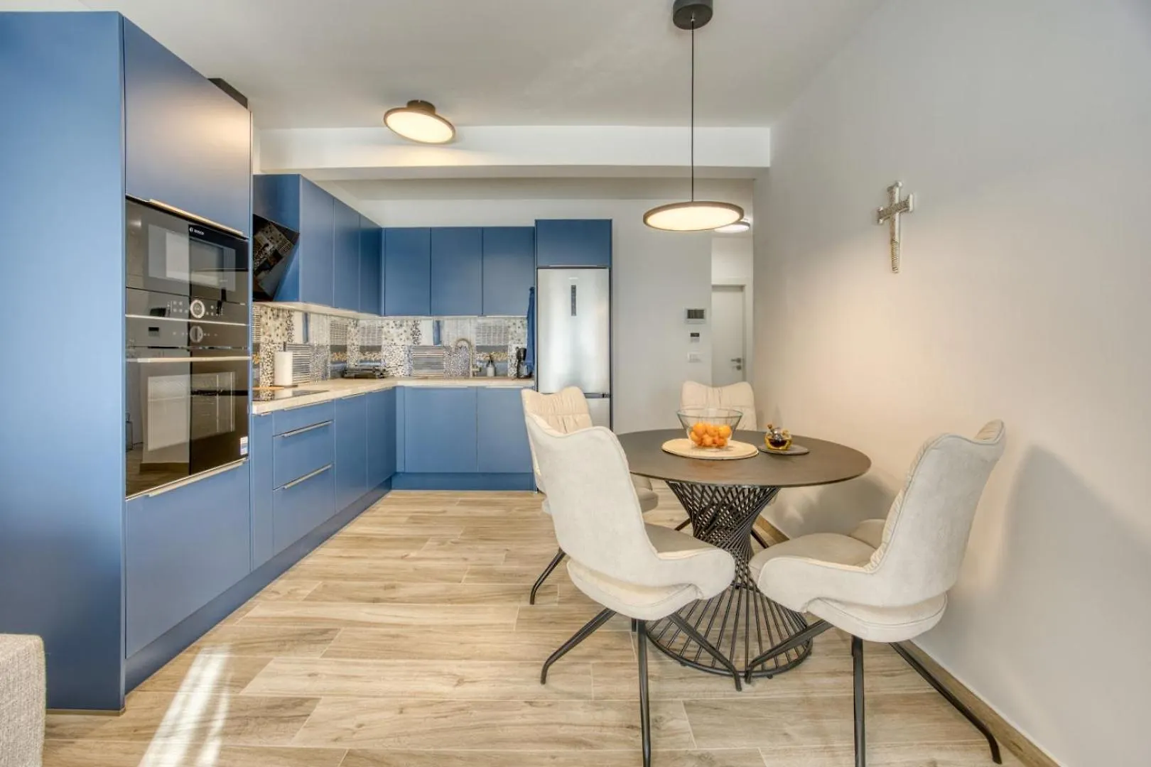 Blue Premium Apartment - Crowonder Luxury Rent زادار