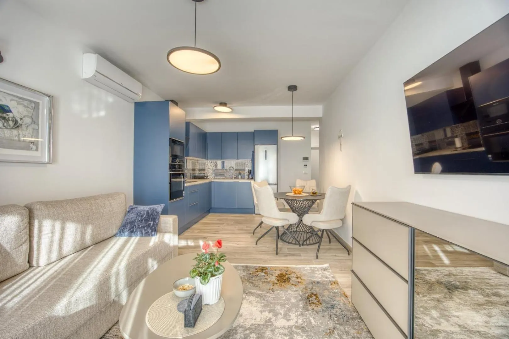 Blue Premium Apartment - Crowonder Luxury Rent زادار 0*,